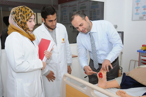 Simulated Diabetic Clinic: Educating novice health professionals to prevent and treat diabetes
