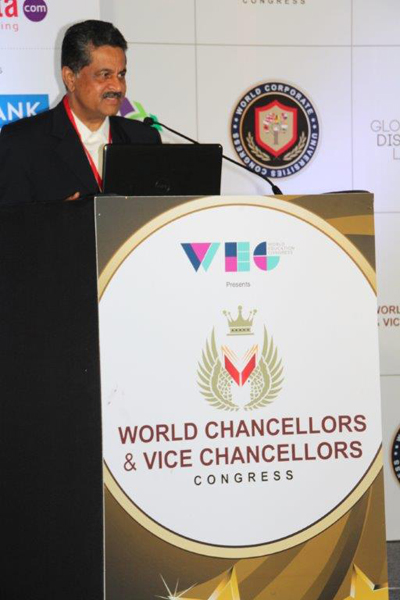 THUMBAY MOIDEEN CONFERRED WITH AN “AWARD FOR OUTSTANDING CONTRIBUTION TO EDUCATION” AT THE WORLD CHANCELLORS CONGRESS 2014 HELD IN MUMBAI.
